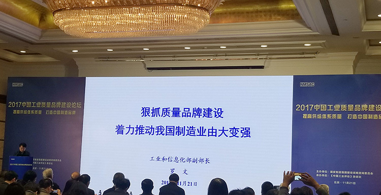 1061882748_副本.jpg