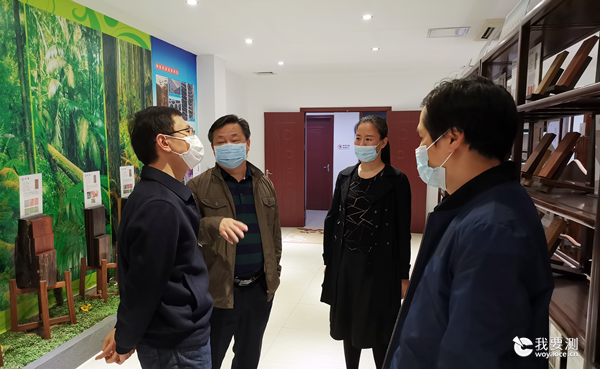参观实验室_副本.png 参观实验室_副本.png
